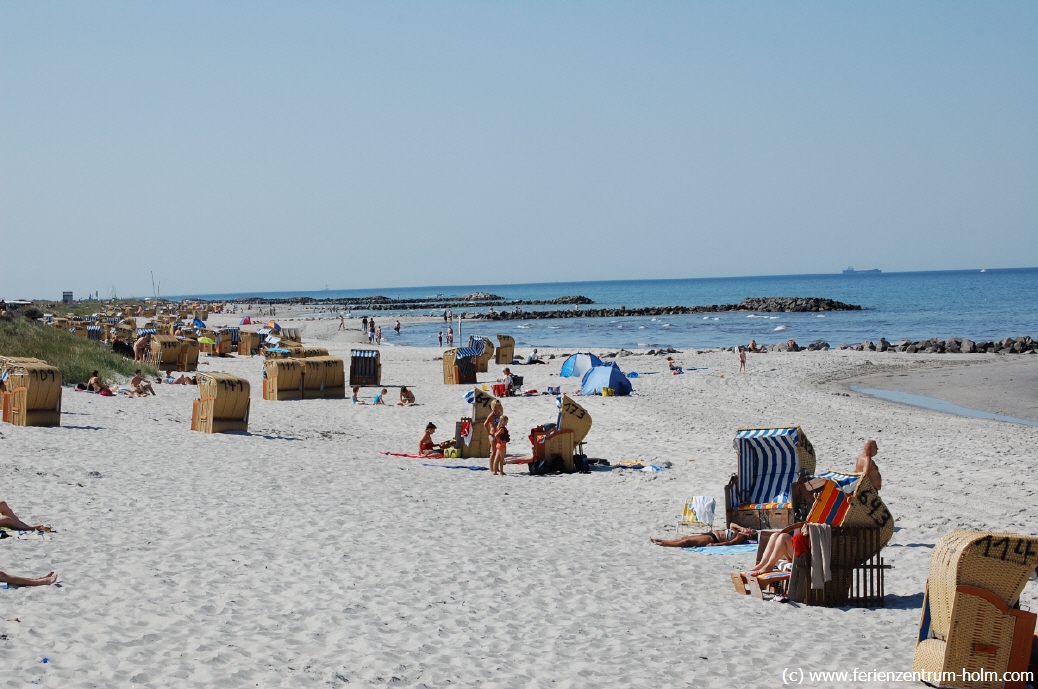 Badestrand mit Strandkörben